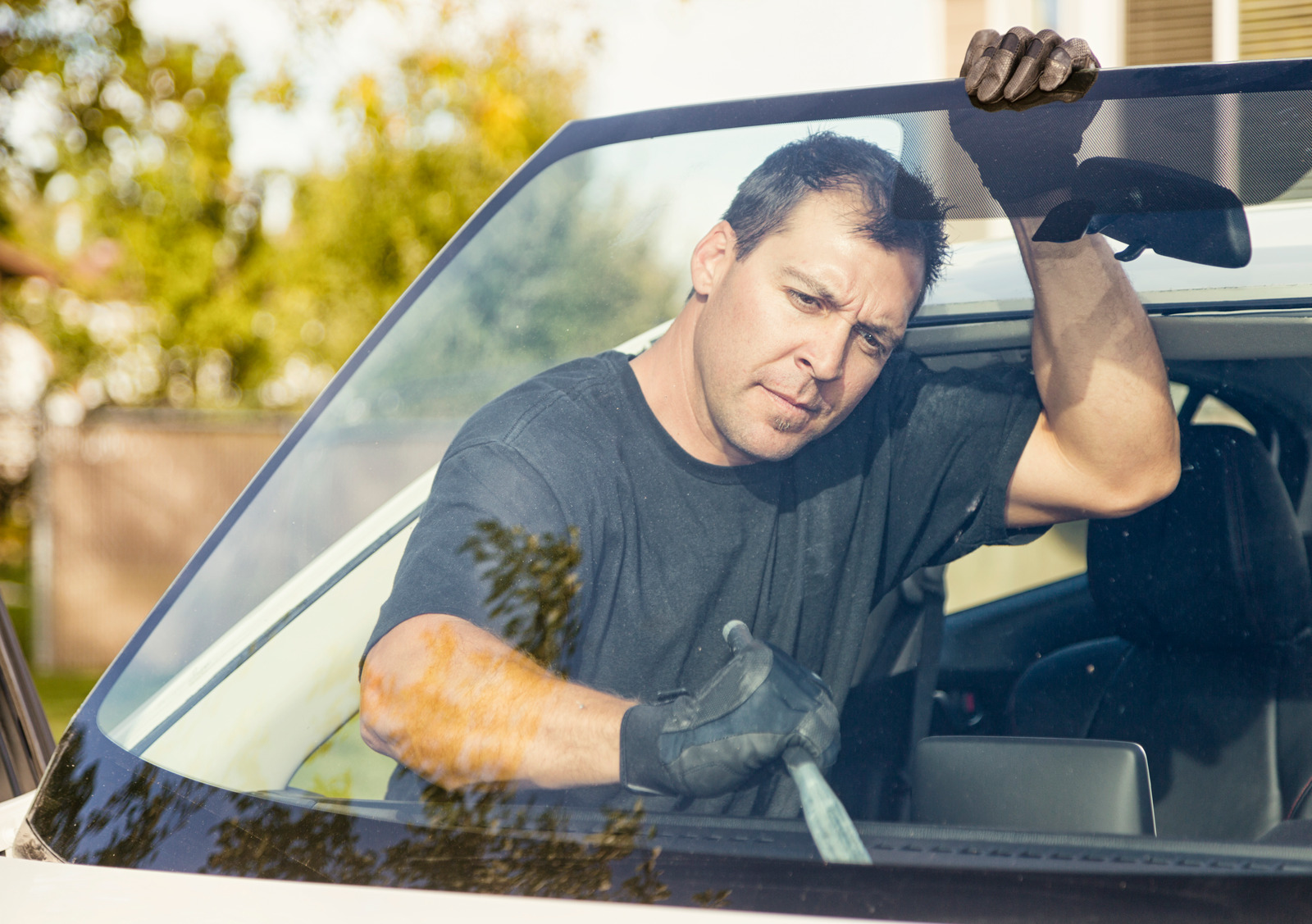 Auto Body Expert for Windshield and Glass Repair in Northeast Edmonton