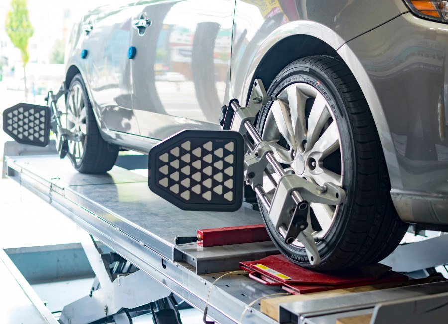 How to Know Your Car Needs Wheel Alignment